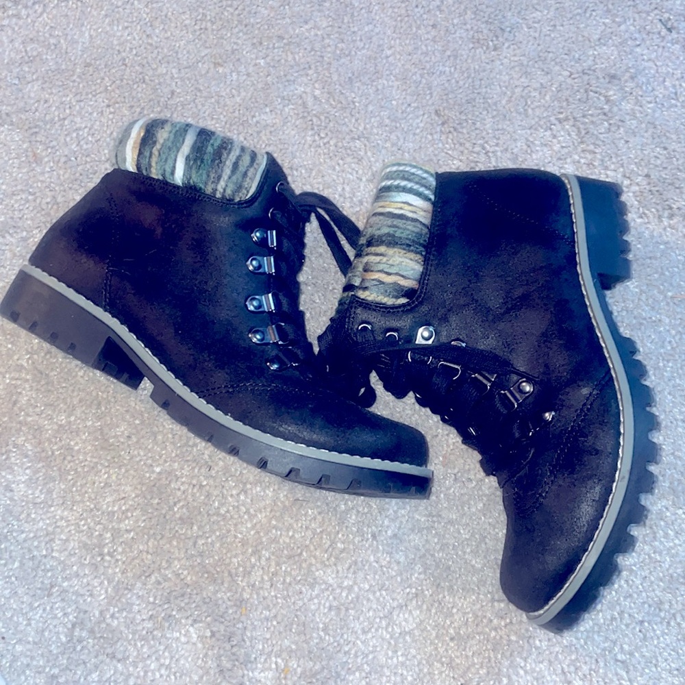 Cliffs White Mountain Black Ankle Boots with Knit Cuff size 7 NWOT